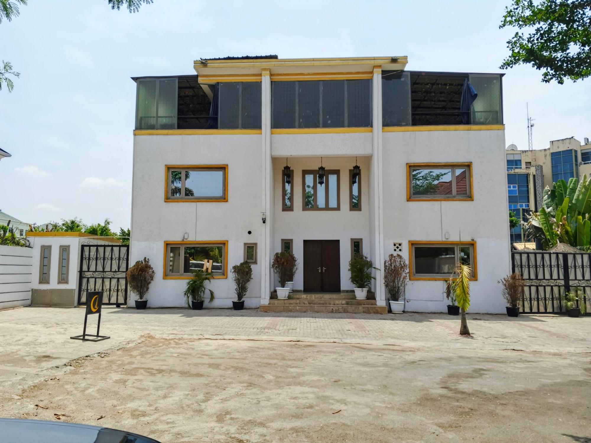 Nuit De Paris Hotel Abuja Eksteriør billede